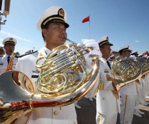 Военный оркестр в военном параде 