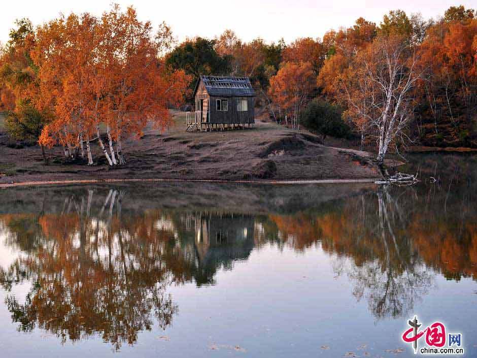 Красивые осенние пейзажи в горах Цзиньцюба
