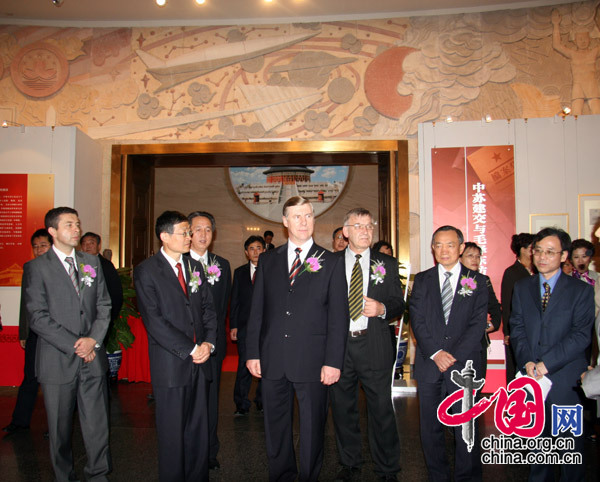 В Пекине торжественно открылась выставка документов, посвященная истории китайско-советских отношений в период с 1949 по 1955 годы 