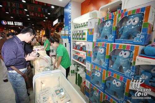 На пешеходной улице Нанькинлу Шанхая открылся флагманский магазин официальных товаров ЭКСПО-2010 