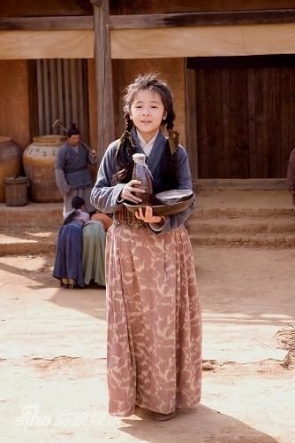Фотографии маленькой звезды Сюй Цзяо из фильма «Хуа Мулань» 1