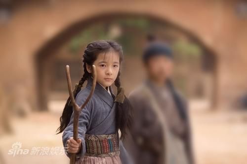Фотографии маленькой звезды Сюй Цзяо из фильма «Хуа Мулань» 2