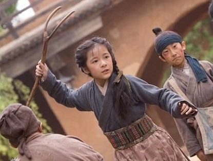 Фотографии маленькой звезды Сюй Цзяо из фильма «Хуа Мулань»