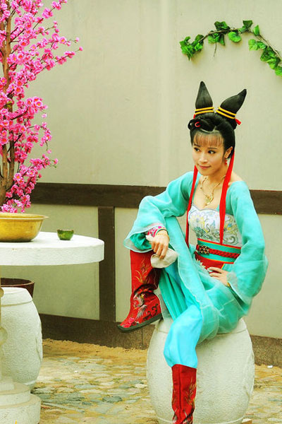 Красивые женщины в нарядах династии Тан в телесериале «Наложнцы Ян Гуйфэя»2