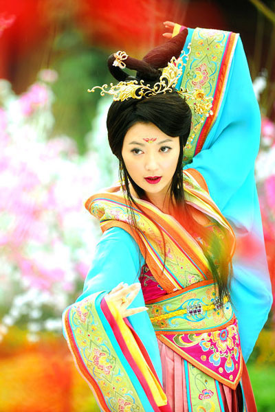 Красивые женщины в нарядах династии Тан в телесериале «Наложнцы Ян Гуйфэя»8
