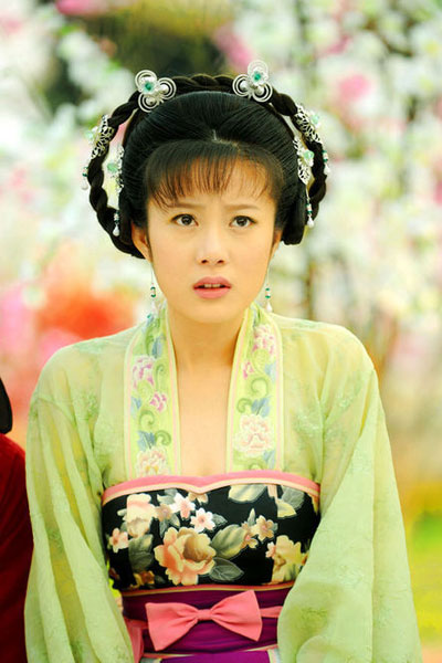 Красивые женщины в нарядах династии Тан в телесериале «Наложнцы Ян Гуйфэя»9