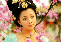 Красивые женщины в нарядах династии Тан в телесериале «Наложнцы Ян Гуйфэя»