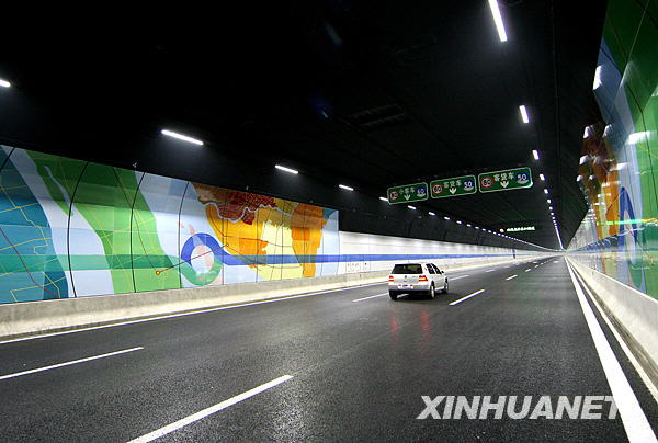 Официально сдан в эксплуатацию Шанхайский мост-тоннель через реку Янцзы 