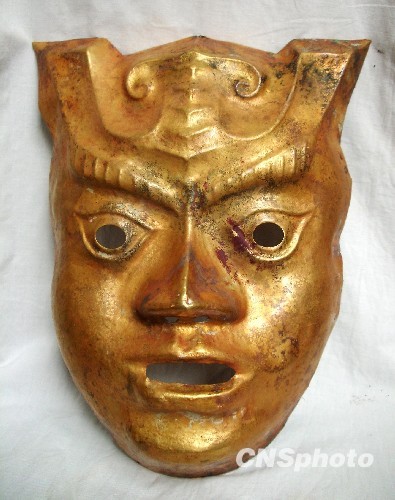 Самая большая в Китае маска из золота, изготовленная в период Чжаньго (Воюющих царств) появилась в городе Чжэнчжоу