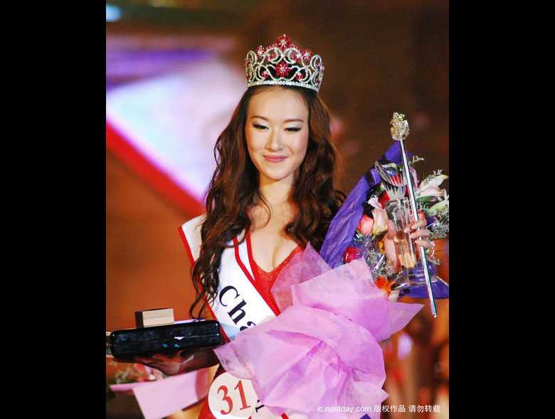 Китайская девушка Ли Цзин стала победительницей 20-го Международного конкурса моделей 