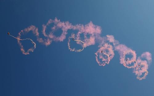 Прошло предварительное парашютное выступление в честь 60-летия ВВС НОАК4