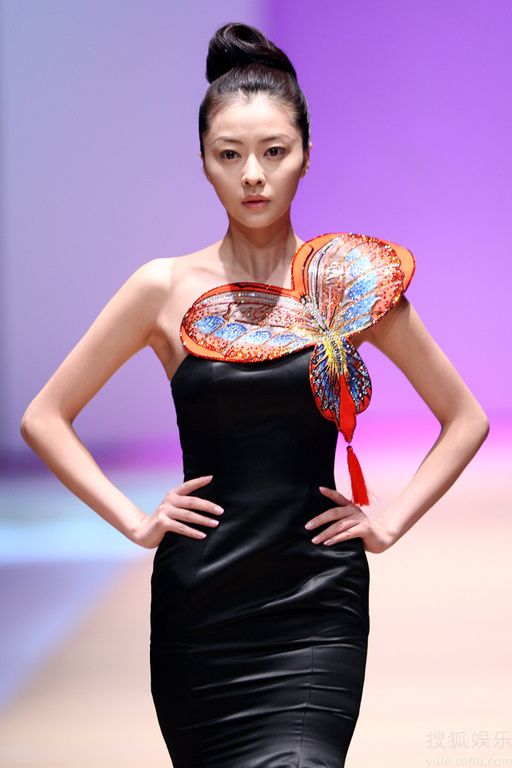 Тайваньская модель – Сюн Дайлин в шоу моды