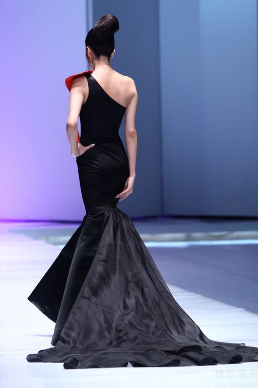 Тайваньская модель – Сюн Дайлин в шоу моды