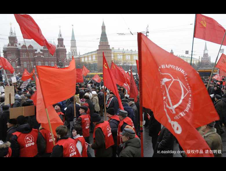 В России отметили 92-ю годовщину Великой Октябрьской социалистической революции 