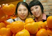 Оригинальные мандарины в виде сердца в Южной Корее