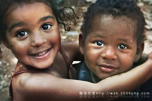 Милые улыбки африканских детишек