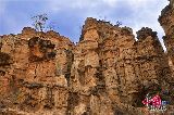 На территории уезда Юаньмоу автономного округа Чусюн национальности и в провинции Юньнань есть оригинальный глиняный лес площадью 50 кв. км., который был сформирован около 5 тыс. лет назад.