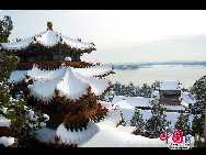 Императорский парк Ихэюань после снегопада