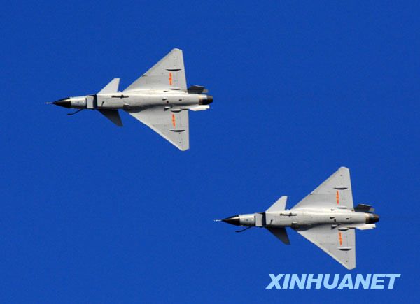 В Пекине состоялось авиашоу в честь 60-летия ВВС НОАК3