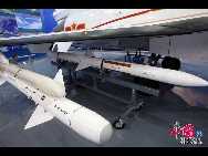 На фото: различные типы ракет, которыми оснащается истребитель «Цзянь-10». 