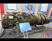 На фото: реактивный двигатель российского производства истребителя «Цзянь-10». 