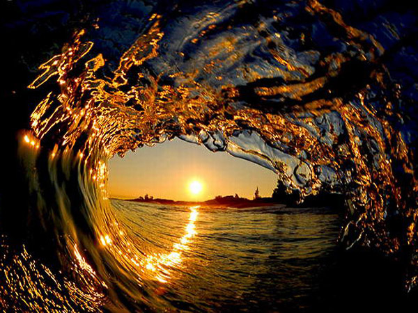 Красивые фотографии на фоне больших волн 