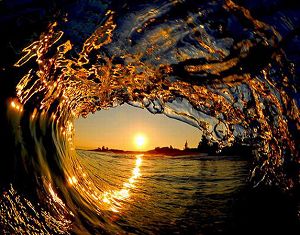 Красивые фотографии на фоне больших волн