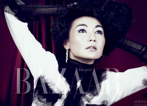 Чжан Маньюй на обложке модного журнала «Базар»