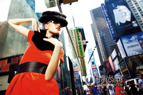 Китайские модели на улицах Нью-Йорка7