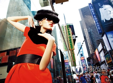Китайские модели на улицах Нью-Йорка