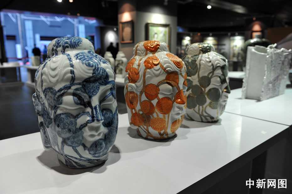 Выставка фарфоровых изделий из города Цзиндэчжэнь 