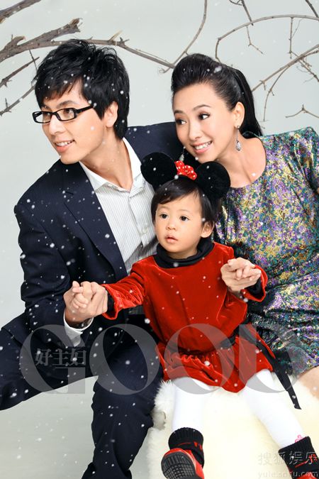 Сянганская звезда Вэн Хун со своей счастливой семьей