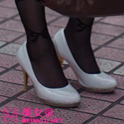 В каких нарядах ходят красавицы по улицам Шанхая? 11