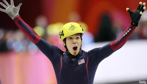 Аполо Антон Оно, американский конькобежец, выступающий в шорт-треке