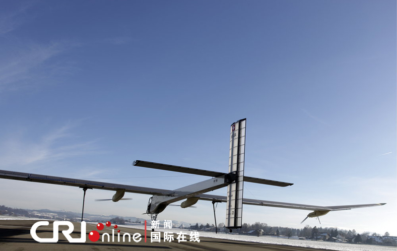 Успешно прошел пробный полет первого в мире самолета, работающего на солнечной энергии