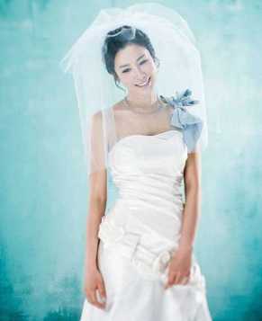 Корейская звезда Ли Тхэ Ран в свадебных платьях