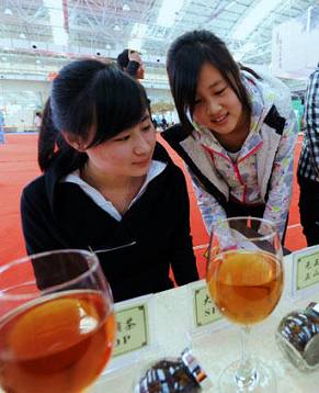 Более десяти тысяч туристов попробовали чай в горах Уишань
