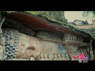 В уезде Дацзу города Чунцин можно полюбоваться статуями и изображениями, высеченными в камне. 