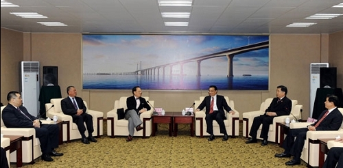 Заместитель премьера Госсовета КНР Ли Кэцян встретился с главами администраций ОАР Сянган и Аомэнь