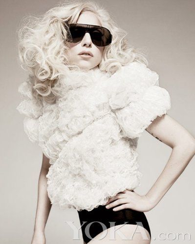 Леди Гага с новым стилем в «ELLE»