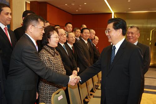 Председатель КНР Ху Цзиньтао встретился с руководителями административных, законодательных и судебных органов САР Аомэнь