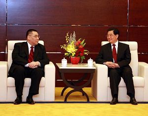 Встреча Ху Цзиньтао с новым главой администрации САР Аомэнь Цуй Шианем