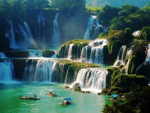 Водопад Дэтянь – самый большой межнациональный водопад в Азии