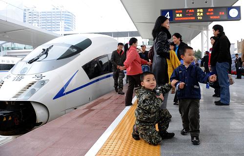 Открыто движение по самой протяженной в мире высокоскоростной железнодорожной магистрали Ухань-Гуанчжоу8