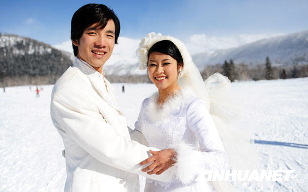 Снежная гора Чанбайшань стала свидетелем счастливых моментов в жизни новобрачных