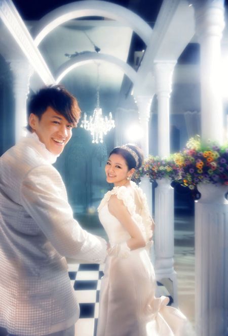 Тайваньские звезды Сюй Сиюань и Хэ Жуньдун в свадебных снимках