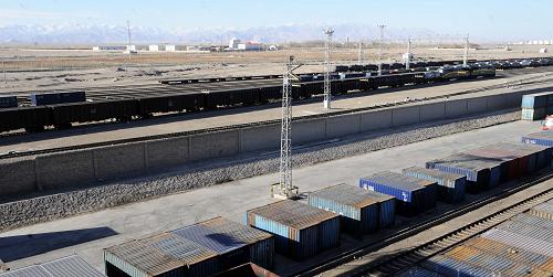 Цинхай-Тибетская железная дорога стала транспортной артерией на западе Китая 