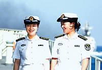 Смелые и красивые женщины-военнослужащие ВМС Китая