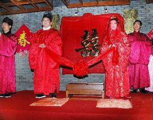 Свадьбы в традиционном стиле популярны в Гуанси-Чжуанском автономном районе