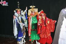 Интересные афиши и постановки Большого государственного театра Китая 